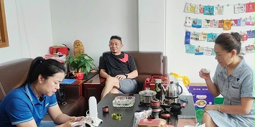 森林老爹坚果代工厂与深圳杨总洽谈坚果礼盒定制