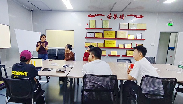 森林老爹坚果代工厂与刘总,邓总洽谈坚货年货礼盒 森林老爹坚果代工厂与刘总,邓总洽谈坚货年货礼盒