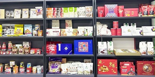 携手共赢 共拓市场——森林老爹坚果代工厂与黄小姐洽淡坚果批发代工