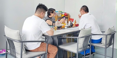 森林老爹喜迎深圳翁总莅临洽谈坚果贴牌代工合作